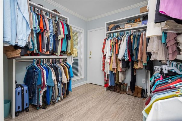 Interior, Walk-in Closets, Wood Texture Flooring