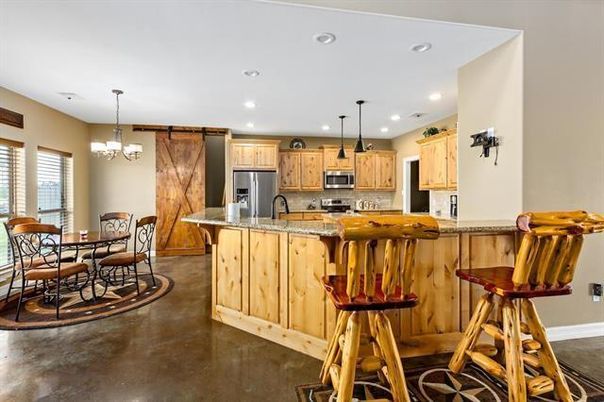 Chandelier, Dining room, Interior, Kitchen, Pendant Lights, Recessed Lighting, Stainless Steel Appliances