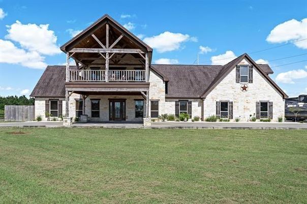 Backyard, Exterior, Facade, Log Home