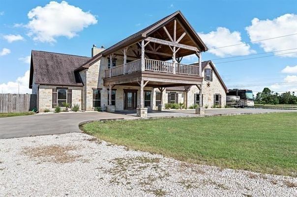 Backyard, Exterior, Facade, Log Home