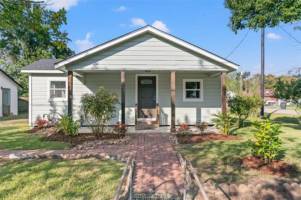 Exterior, Facade, American Craftsman