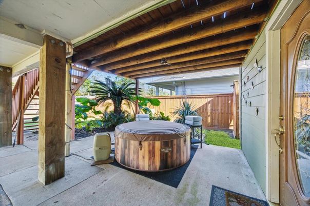 Exterior, Hot Tub