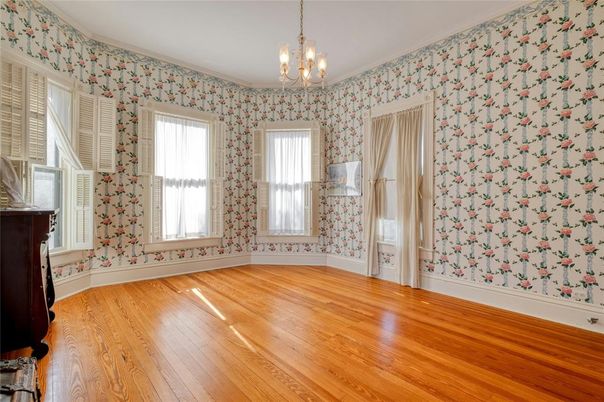 Chandelier, Empty room, Interior, Wood Texture Flooring