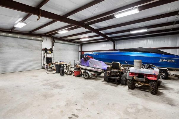 Garage, Interior