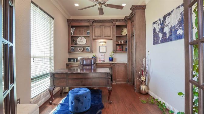 Home Office, Interior, Recessed Lighting, Wood Texture Flooring