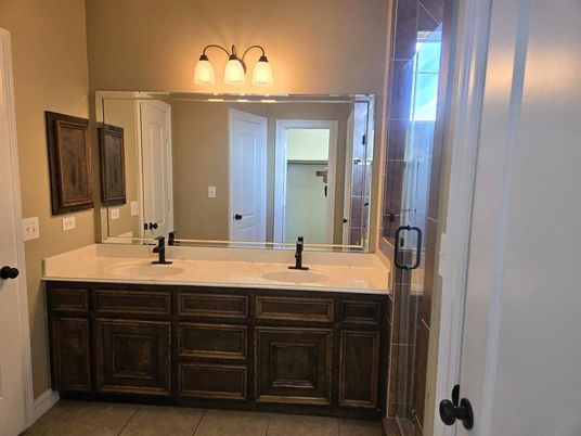 Bathroom, Dual Sink Vanities, Interior