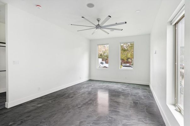 DE Listing image placeholder
