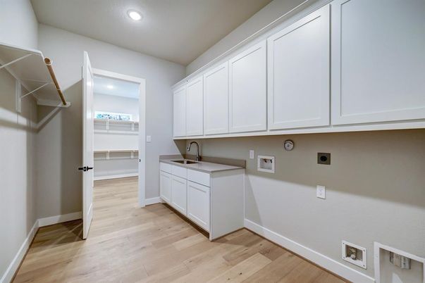 Interior, Recessed Lighting, Walk-in Closets, Wood Texture Flooring
