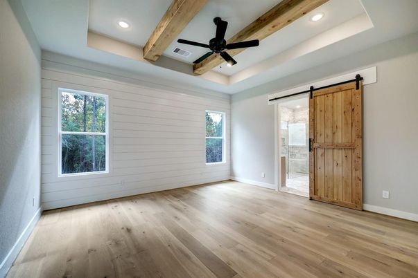 Empty room, Interior, Recessed Lighting, Wooden Beams, Wood Texture Flooring