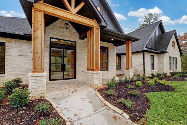 Exterior, Facade, Brick Facade, Farmhouse