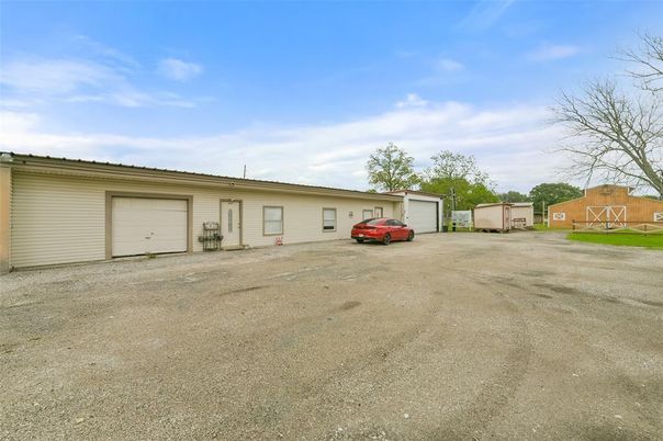 Backyard, Detached Garage, Exterior
