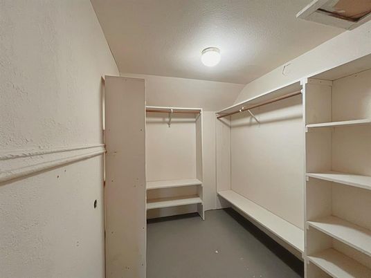 Interior, Walk-in Closets