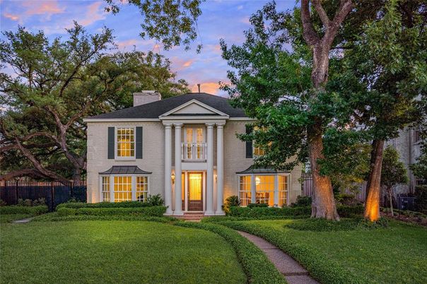 Backyard, Exterior, Facade, Georgian