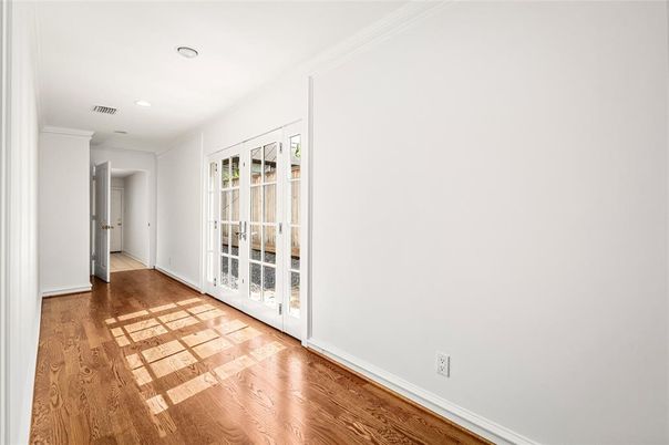 Empty room, Interior, Recessed Lighting, Wood Texture Flooring