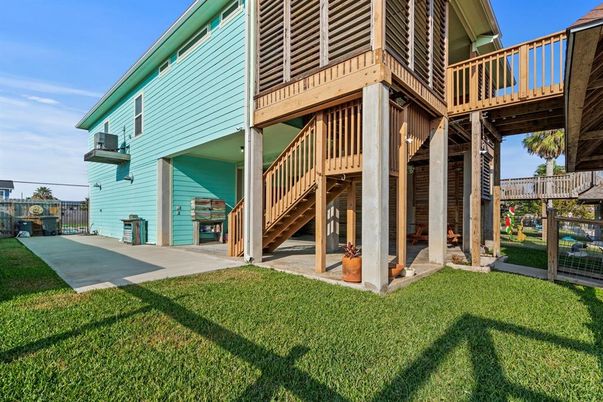 Backyard, Exterior