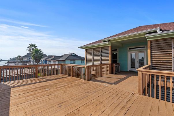 Exterior, Wood Texture Flooring