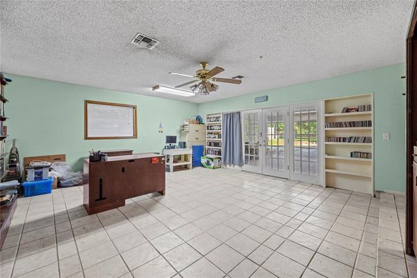 Game Room, Interior