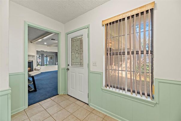 Fireplace, Interior, Recessed Lighting