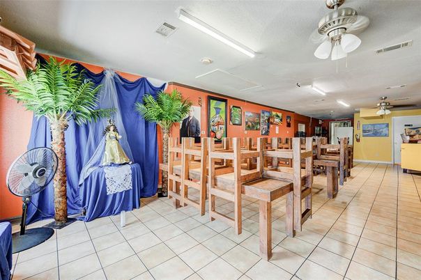 Dining room, Interior, Recessed Lighting