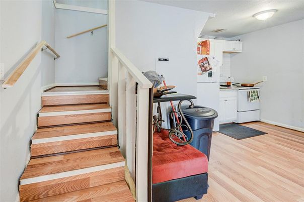 Interior, Washer, Wood Texture Flooring