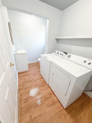 Interior, Washer, Wood Texture Flooring