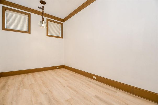 Chandelier, Empty room, Interior, Wood Texture Flooring