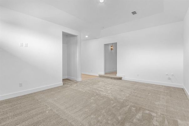 Empty room, Interior, Recessed Lighting