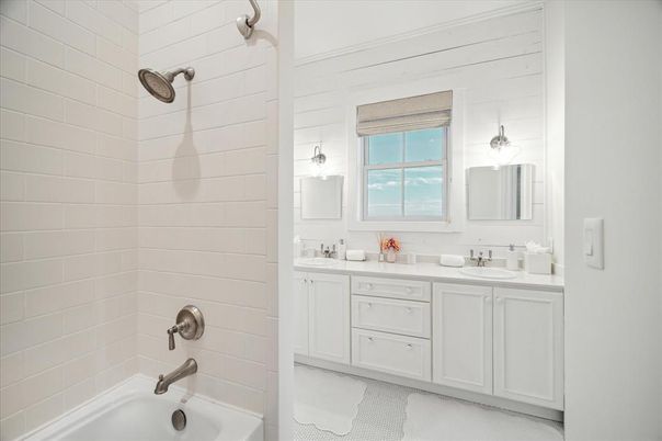 Bathroom, Dual Sink Vanities, Interior