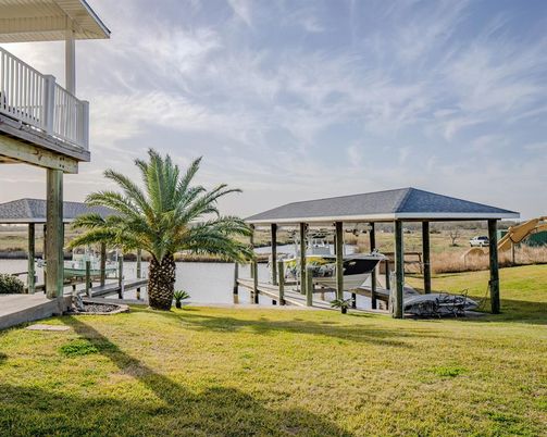 Backyard, Exterior, Lake