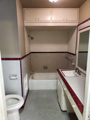 Bathroom, Interior, Tile Countertops