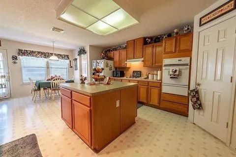Chandelier, Dining room, Interior, Kitchen, Pendant Lights