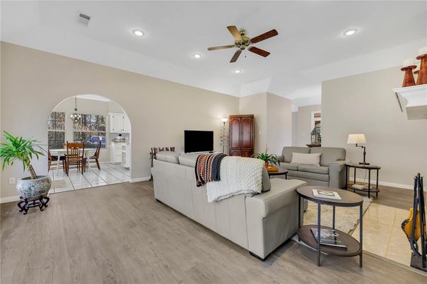 Chandelier, Dining room, Interior, Living room, Recessed Lighting, Wood Texture Flooring