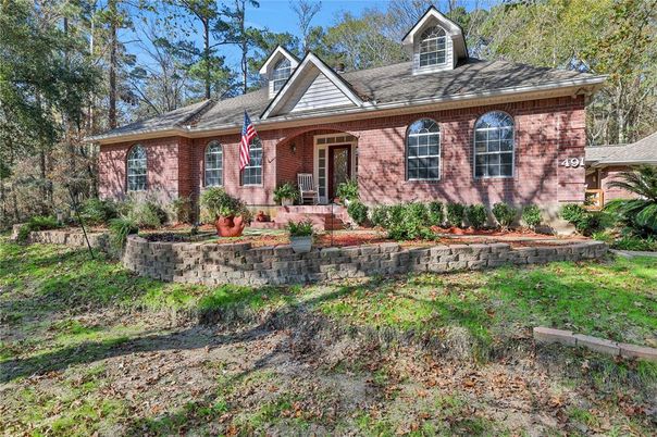 Exterior, Facade, Brick Facade, Cape Cod