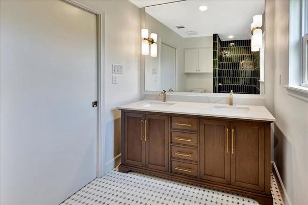 Bathroom, Dual Sink Vanities, Interior, Recessed Lighting