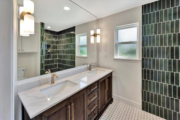 Bathroom, Dual Sink Vanities, Interior, Recessed Lighting