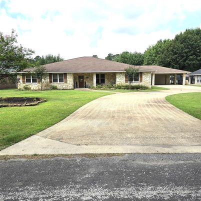Attached, Backyard, Exterior, Facade, Brick Facade, Ranch