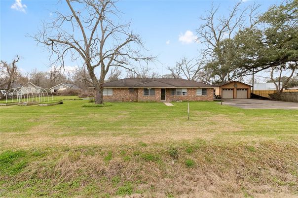 Backyard, Detached Garage, Exterior