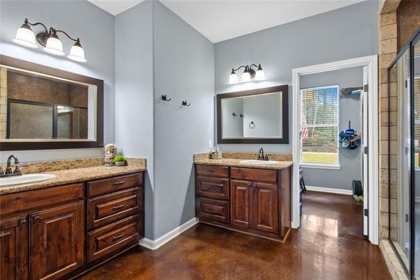 Bathroom, Dual Sink Vanities, Interior