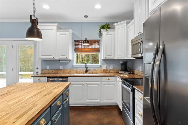 Interior, Kitchen, Pendant Lights, Recessed Lighting, Stainless Steel Appliances