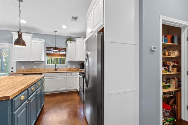 Interior, Kitchen, Pendant Lights, Recessed Lighting, Stainless Steel Appliances