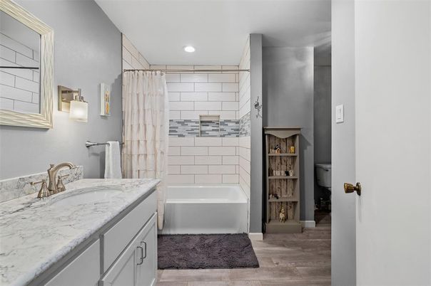 Bathroom, Interior, Recessed Lighting, Wood Texture Flooring