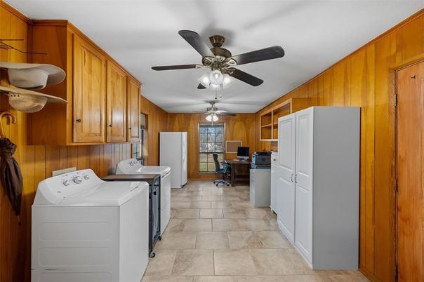 Interior, Washer, Wooden Walls