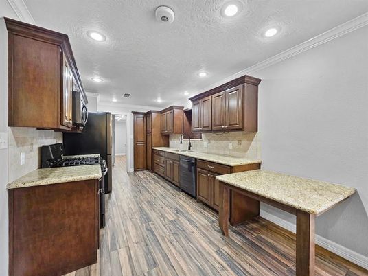 Interior, Kitchen, Recessed Lighting, Wood Texture Flooring