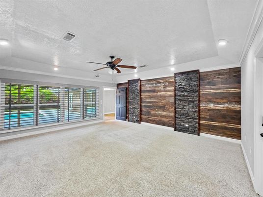 Empty room, Interior, Recessed Lighting, Wooden Walls
