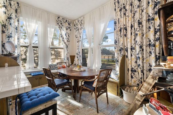 Dining room, Interior