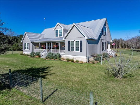 Backyard, Exterior, Facade, Farmhouse