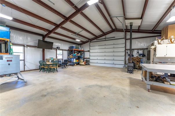 Garage, Interior, Wooden Beams