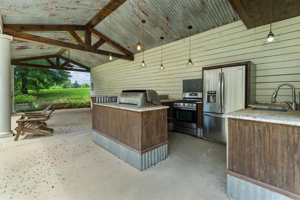Exterior, Pendant Lights, Stainless Steel Appliances