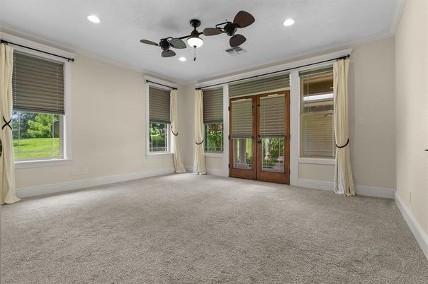 Empty room, Interior, Recessed Lighting
