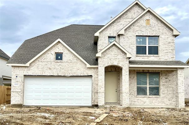 Attached, Exterior, Facade, Brick Traditional
